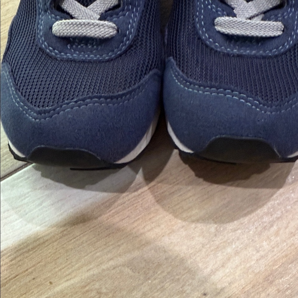 New Balance Kids' Sneakers in Navy and Red - Picture 7 of 9